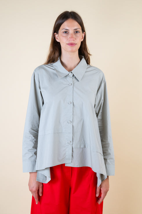 Asymmetrisches Hemd
